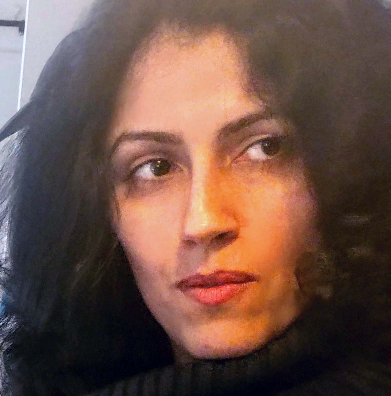 Headshot of Dr. Mehrnaz Siahi